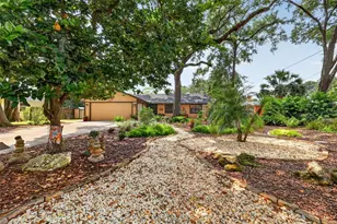 2115 Suzanne Dr, Mount Dora, FL 32757 - Photo 1