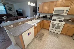 2318 Oak Bend Pl, The Villages, FL 32162 - Photo 9