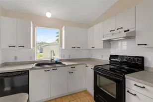 1222 Granada Ct, The Villages, FL 32159 - Photo 3