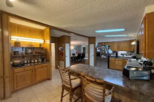 802 Robin Ln, Wildwood, FL 34785 - Photo 5
