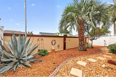 7610 SE 171st Horseshoe Lane, The Villages, FL 32162 - Photo 5