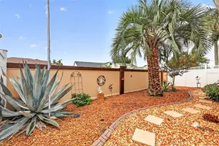 7610 SE 171st Horseshoe Ln, The Villages, FL 32162 - Photo 5