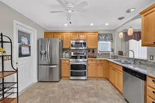 7610 SE 171st Horseshoe Ln, The Villages, FL 32162 - Photo 3