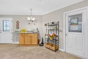 7610 SE 171st Horseshoe Ln, The Villages, FL 32162 - Photo 9