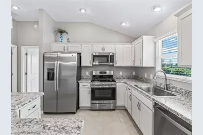2816 Navy Hill Circle, The Villages, FL 32163 - Photo 17