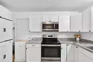 30832 Ridgeview Ave, Mount Plymouth, FL 32776 - Photo 11