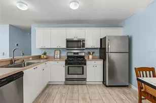 973 York Terrace, The Villages, FL 32162 - Photo 21