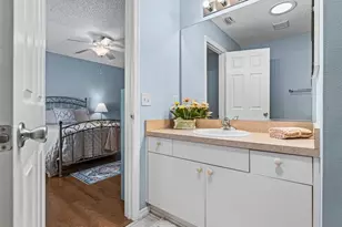 973 York Terrace, The Villages, FL 32162 - Photo 31