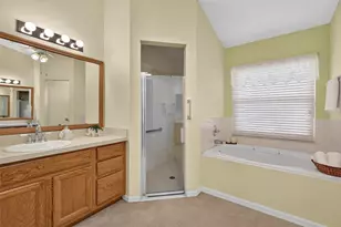 25333 River Crest Dr, Leesburg, FL 34748 - Photo 17