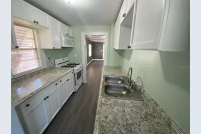 227 E Barnes Avenue, Eustis, FL 32726 - Photo 11