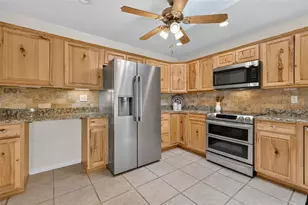 483 Hildalgo Dr, The Villages, FL 32159 - Photo 13
