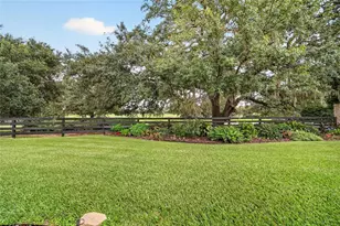 8293 SE 176th Lawson Loop, The Villages, FL 32162 - Photo 5