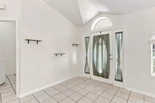 742 Woodview Dr, Tavares, FL 32778 - Photo 5