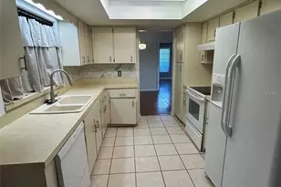 1605 Blackberry Ct, Eustis, FL 32726 - Photo 5