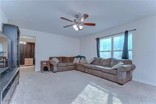 24640 Siena Dr, Lutz, FL 33559 - Photo 13
