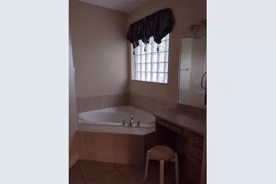 592 Dowling Circle, Lady Lake, FL 32159 - Photo 35