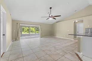 148 Country Lakes Cir, Groveland, FL 34736 - Photo 3