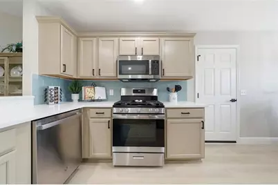 17173 SE 79th McLawren Terrace, The Villages, FL 32162 - Photo 9