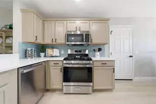 17173 SE 79th McLawren Terrace, The Villages, FL 32162 - Photo 9