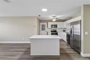 2609 Privada Dr, The Villages, FL 32162 - Photo 11