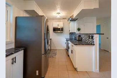 1049 Birch Boulevard, Tavares, FL 32778 - Photo 9