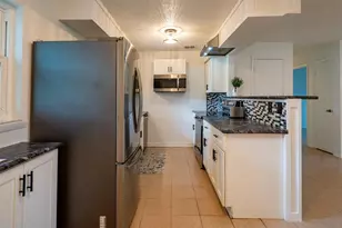 1049 Birch Blvd, Tavares, FL 32778 - Photo 9