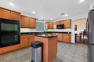370 Carriage Ln, Lady Lake, FL 32159 - Photo 11