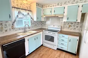 5562 Lansing Dr, Wildwood, FL 34785 - Photo 9