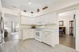 26920 Racquet Cir, Leesburg, FL 34748 - Photo 17