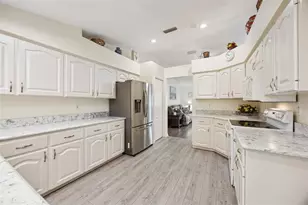 26920 Racquet Cir, Leesburg, FL 34748 - Photo 15