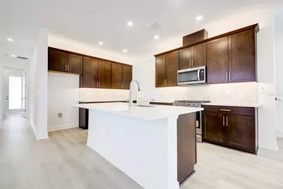 9131 Walcott Lane, Lakewood Ranch, FL 34240 - Photo 13