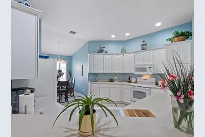 490 Little River Path, The Villages, FL 32162 - Photo 15