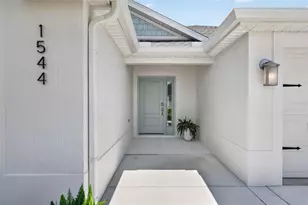 1544 Jake Dr, The Villages, FL 34762 - Photo 3