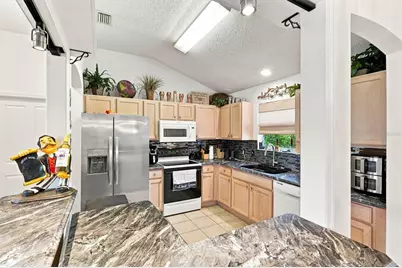 3425 Carbondale Court, The Villages, FL 32162 - Photo 11