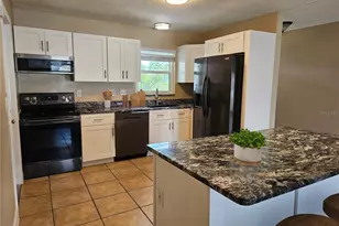 6092 Burch St N, Saint Petersburg, FL 33709 - Photo 5