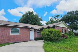 6092 Burch St N, Saint Petersburg, FL 33709 - Photo 1