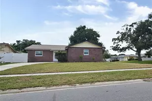 6092 Burch St N, Saint Petersburg, FL 33709 - Photo 1