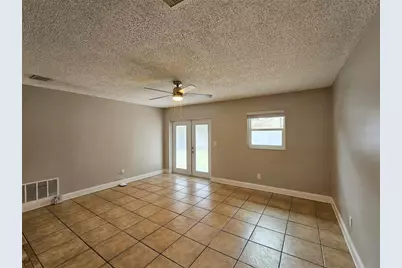 6092 Burch Street N, Saint Petersburg, FL 33709 - Photo 3