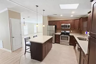 601 Robin Ln, Wildwood, FL 34785 - Photo 11