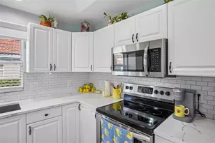 5105 Harbour Dr, Oxford, FL 34484 - Photo 13