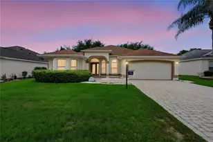 556 Kingston Way, The Villages, FL 32162 - Photo 1