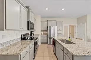 5285 Sunshine Dr, Wildwood, FL 34785 - Photo 5