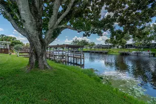 1021 Hilltop Rd, Tavares, FL 32778 - Photo 7