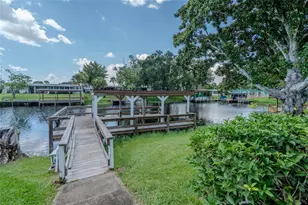 1021 Hilltop Rd, Tavares, FL 32778 - Photo 3