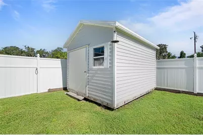 1056 Cr 463, Lake Panasoffkee, FL 33538 - Photo 33
