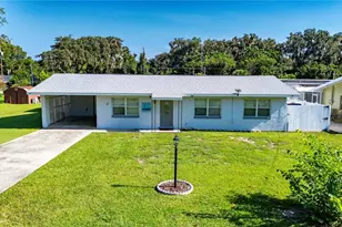1056 Cr 463, Lake Panasoffkee, FL 33538 - Photo 37