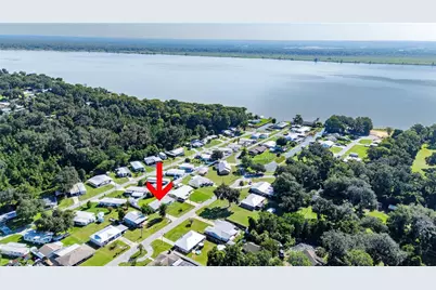 1056 Cr 463, Lake Panasoffkee, FL 33538 - Photo 45