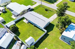 1056 Cr 463, Lake Panasoffkee, FL 33538 - Photo 41