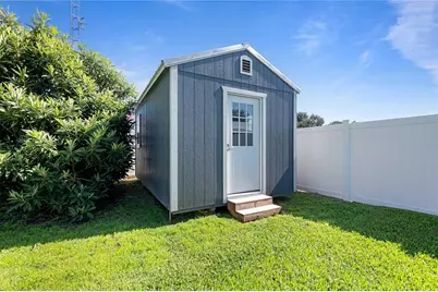 1056 Cr 463, Lake Panasoffkee, FL 33538 - Photo 25