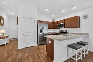 737 Louise Ln, The Villages, FL 32163 - Photo 5